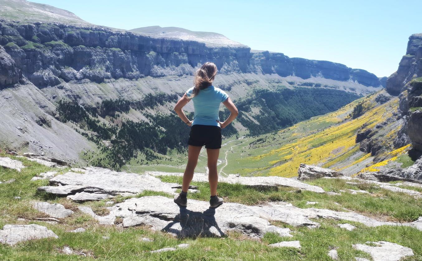 Pireneje, slowandactive, treking z jogą, joga w górach, hiking joga