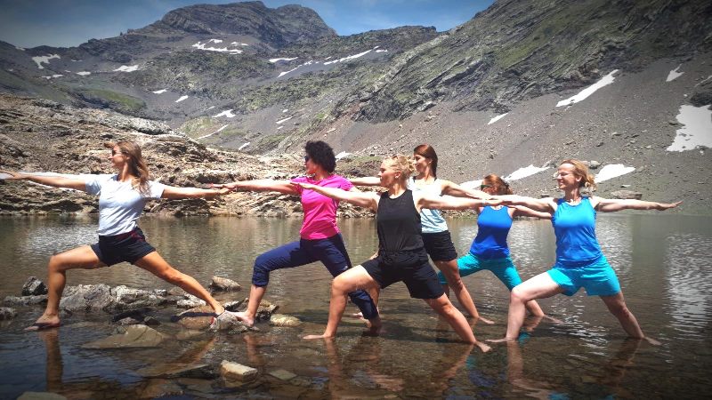 Hiking joga w Pirenejach